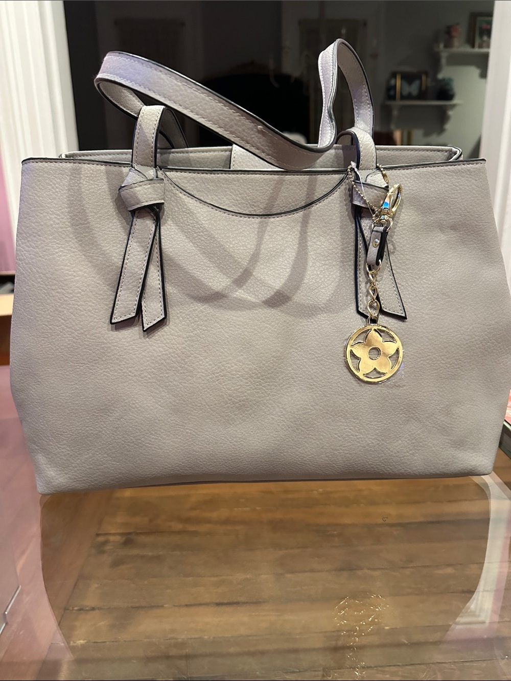 Bueno Vegan Light Gray Tote with Gold Charm